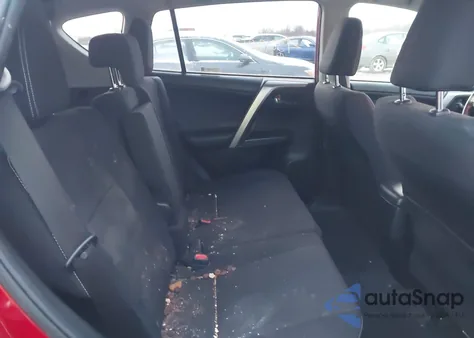 2017 Toyota Rav4 Xle z USA, uszkodzony, nr VIN JTMRFREV9HJ151097